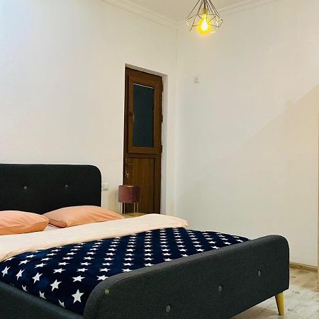 Апартаменты Sweet Apartment 34s Sweet Apartment 34 Кутаиси Экстерьер фото